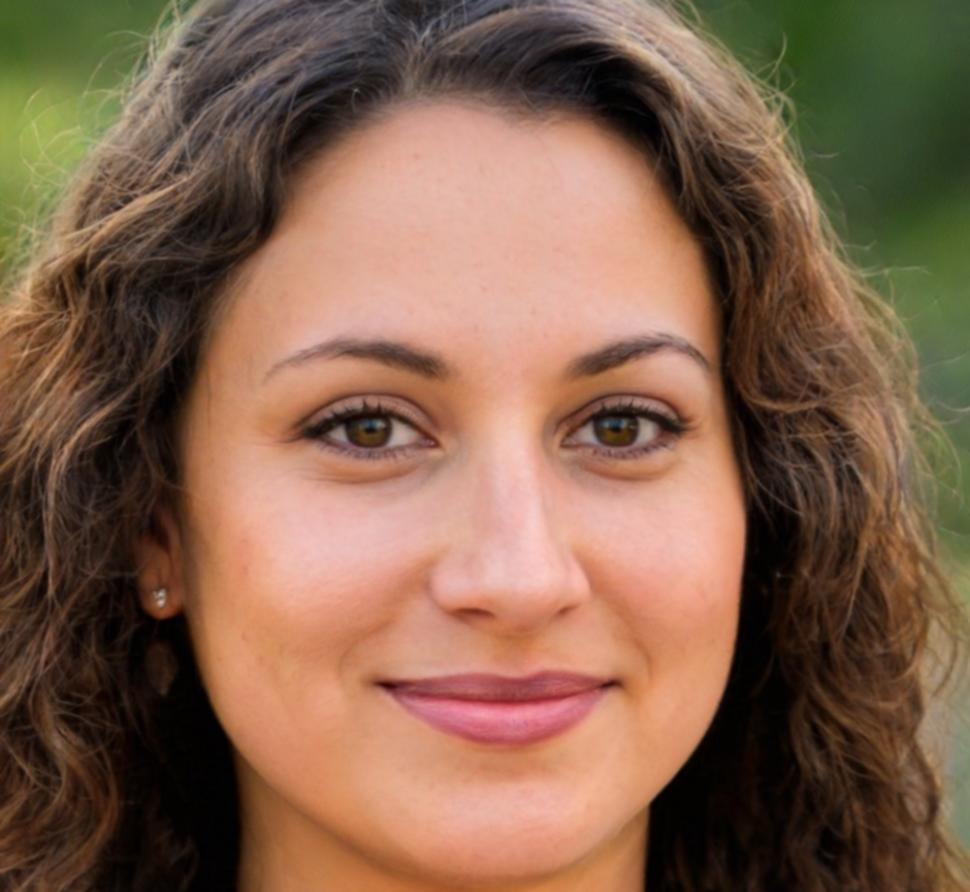 Workshop facilitator focused on revenue optimization techniques